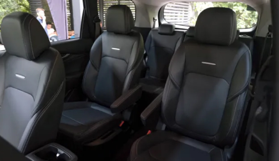 Image of leather captiain seats of MG G50 Plus.