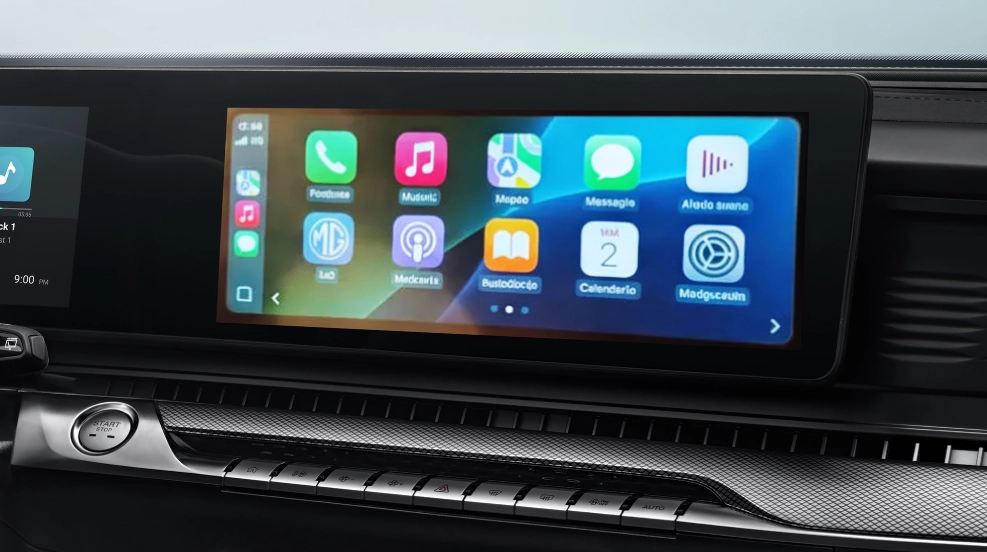 Apple CarPlay™ and Android Auto™